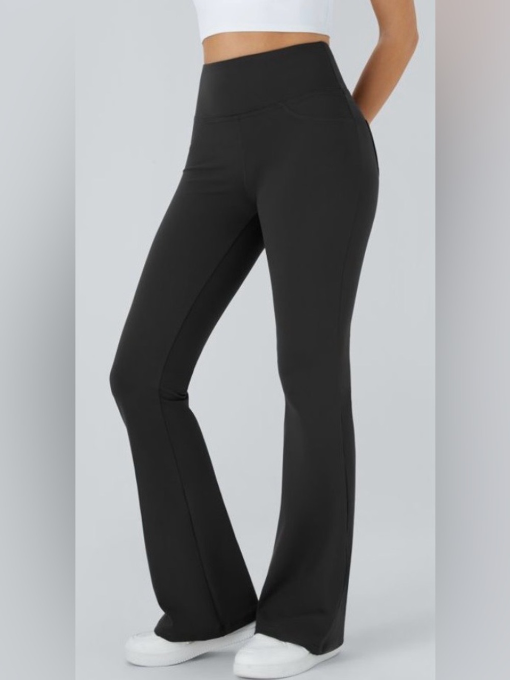 MEDIUM. TALL. HALARA DAYSTRETCH SLENDERIZING SHAPING SLIGHT FLARE LEGGING